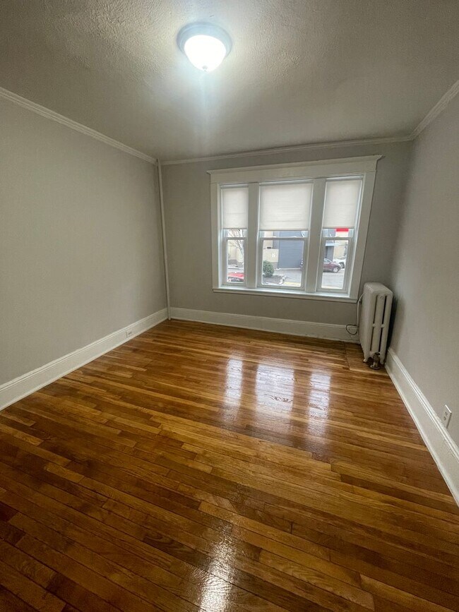 Building Photo - Avl NOW - No Fee! Modern 1BR apartment in Allston!