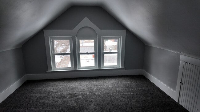 Building Photo - 110 Myers Ave