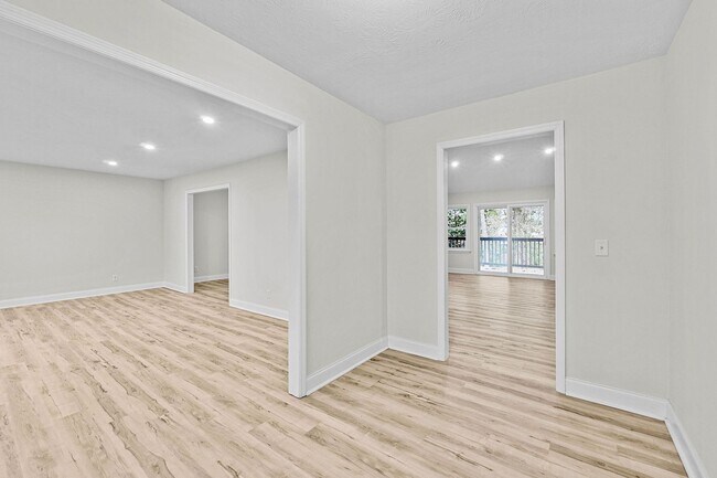 Building Photo - 1306 Dominica Dr