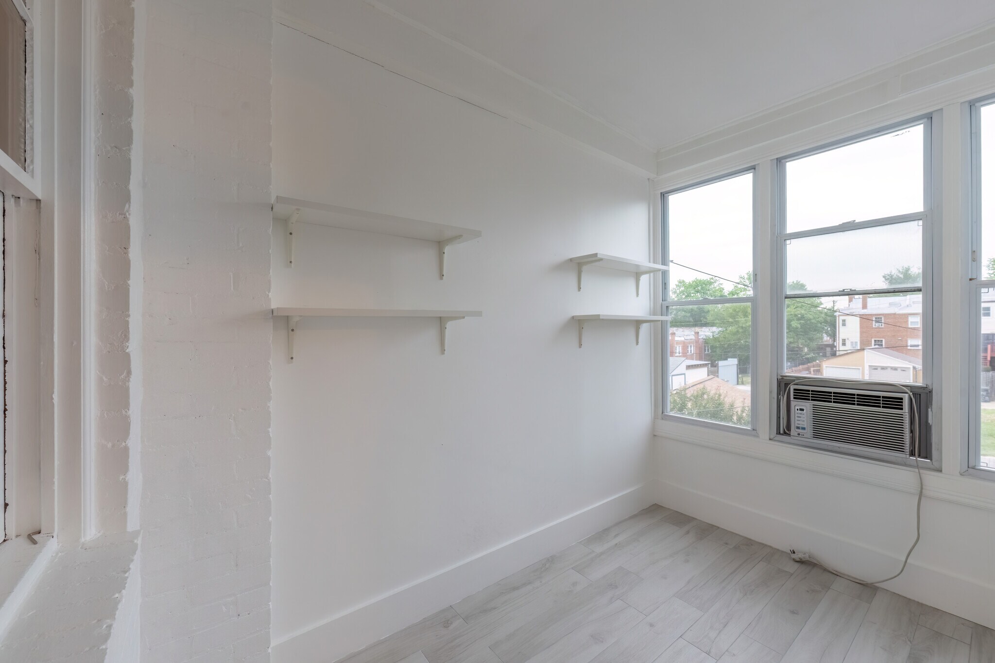 Building Photo - 317 Ingraham St NW