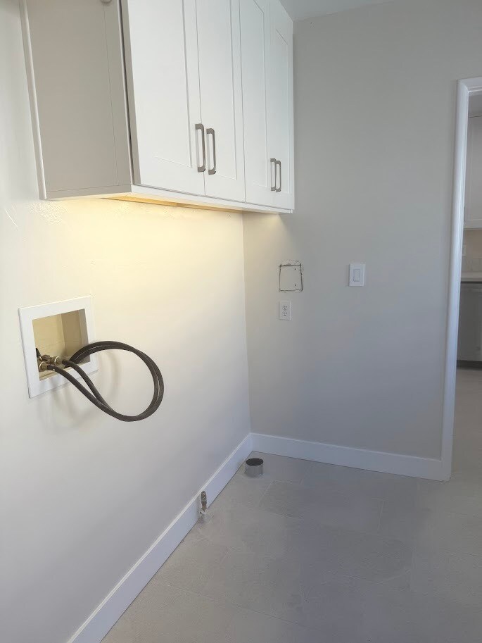 Building Photo - 8552 Woodley Ave