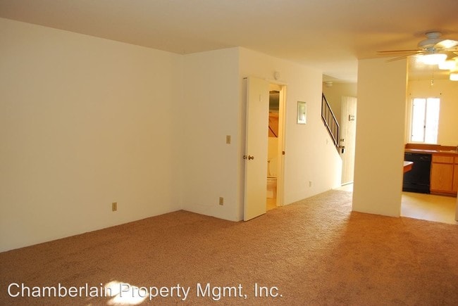 Building Photo - 237-239 Tamarack Ave