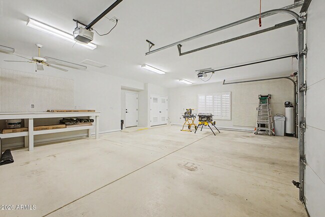 Building Photo - 3740 E Tonto Ct