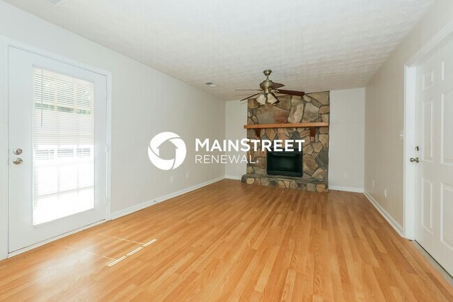 Building Photo - 3 Bedroom Pet-Friendly Home in Ellenwood, ...