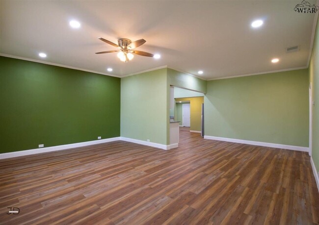 Building Photo - 207 E Ida Ave