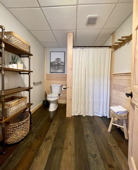 Building Photo - 10 Elizabeth Ln