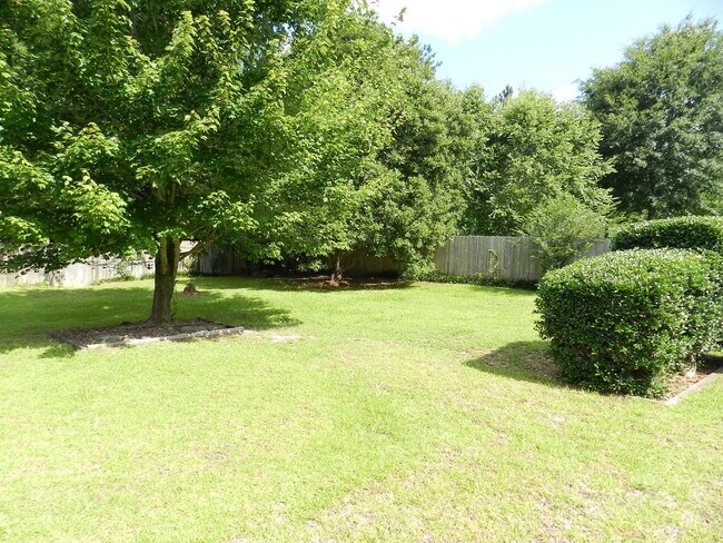 Building Photo - Spacious 4-Bedroom Home - Woodbine Springs