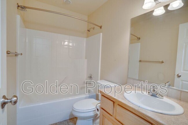 Building Photo - 3045 W Thorndale Loop