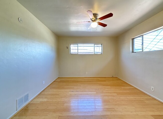 Building Photo - 3 bedroom Home-5th & Palo Verde