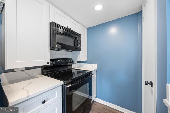 Building Photo - 14053 Vista Dr