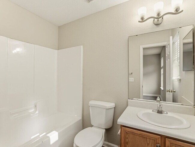 Building Photo - 3-bedroom 3-bathroom condo off Tharpe, great location, newly updated!
