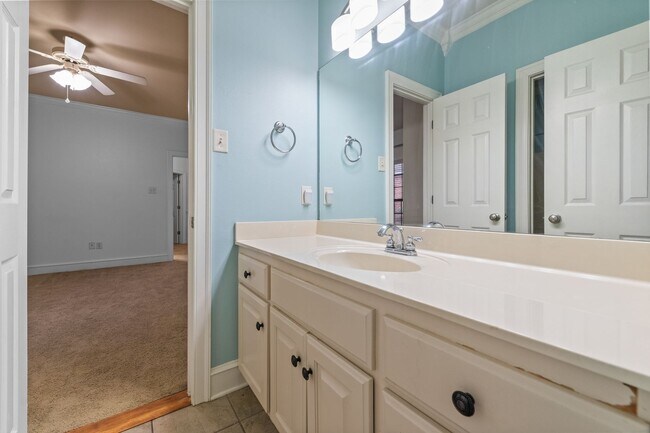 Building Photo - Solar Provided on Great Maumelle home