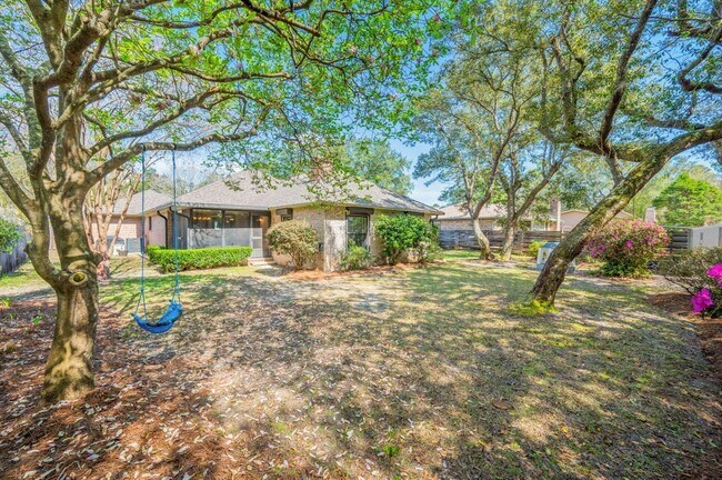 Building Photo - 512 Samana Way