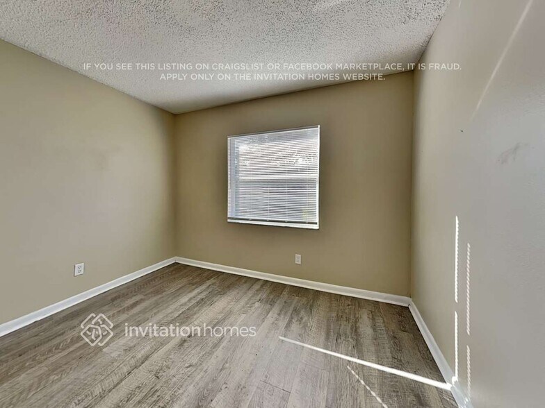 Building Photo - 234 Regal Park Dr