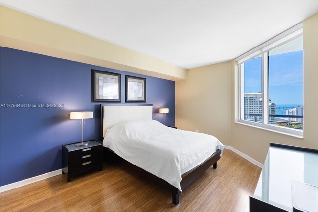 Building Photo - 335 S Biscayne Blvd