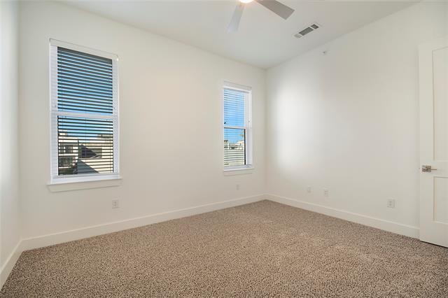 Building Photo - 4205 Roseland Ave