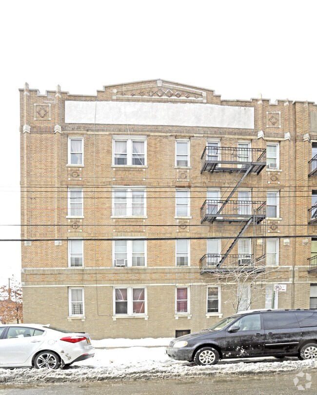 Building Photo - 28-02 44th St