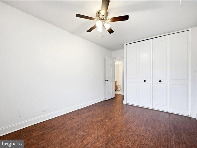 Building Photo - 421 Drummers Ln