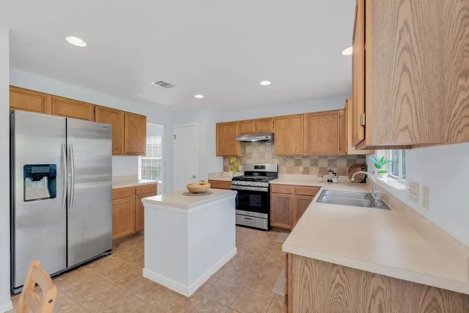 Building Photo - 16914 Dorman Dr