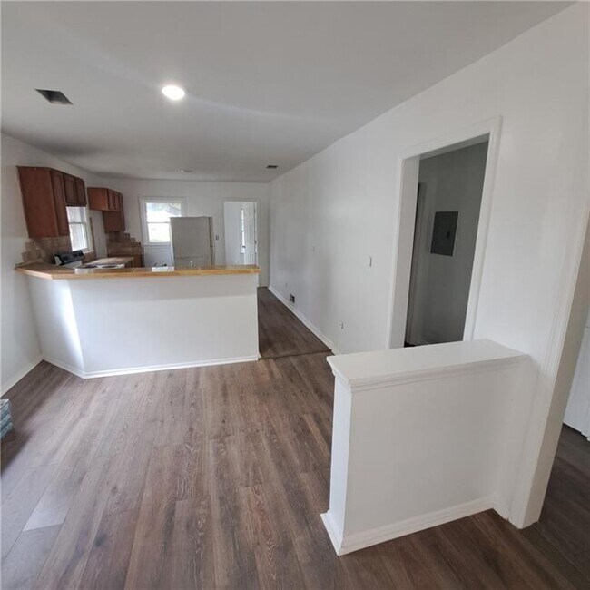 Building Photo - 2174 Whites Mill Rd