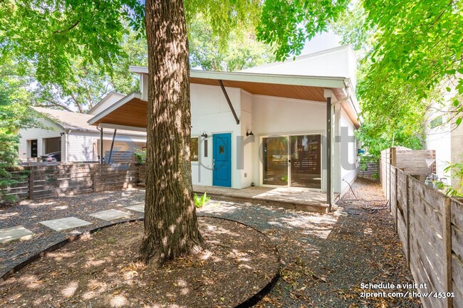 Building Photo - 2104 Haskell St
