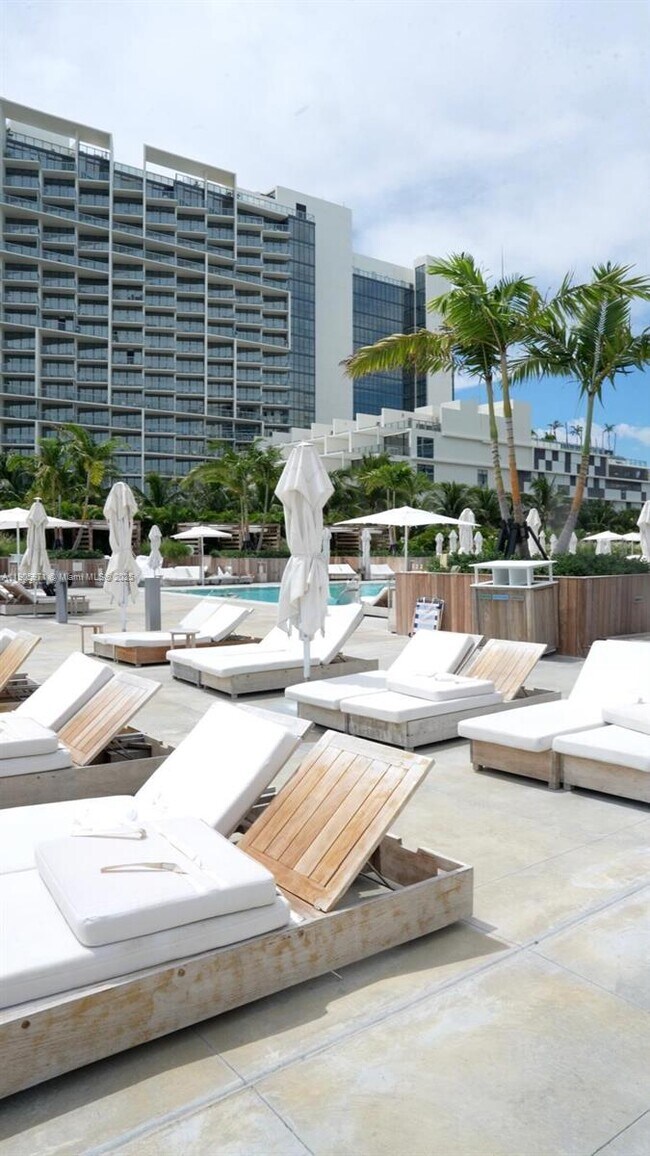 Building Photo - 2301 Collins Ave