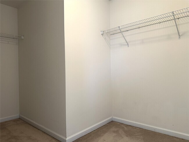 Building Photo - 207 Shady Rock Ln