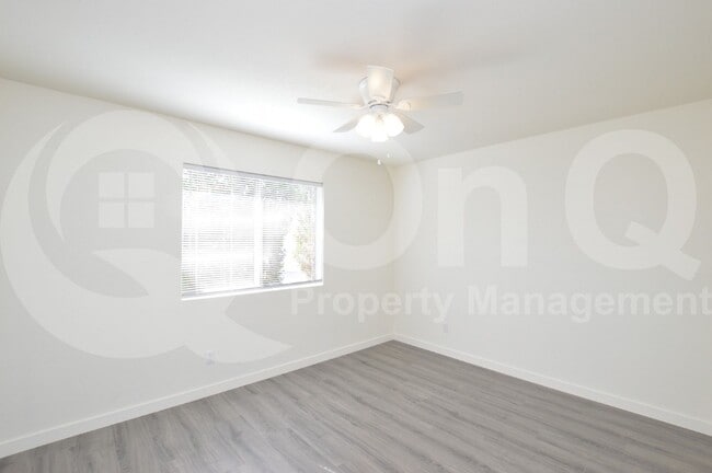 Building Photo - 143 S Mountain Rd
