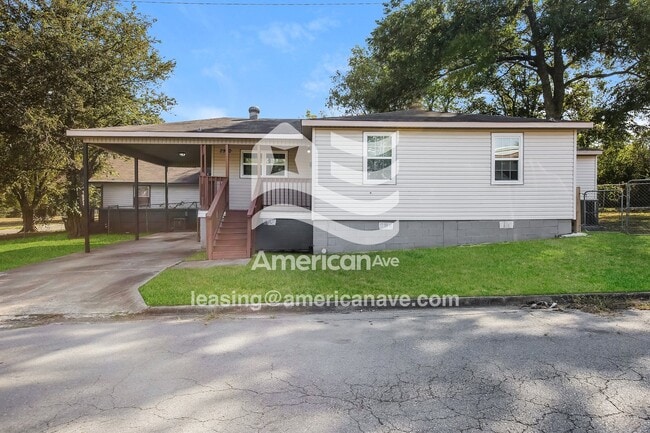 Building Photo - 2900 S Main St