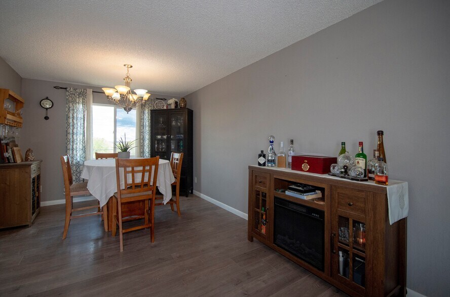 Building Photo - 6965 Sugar Creek Cir