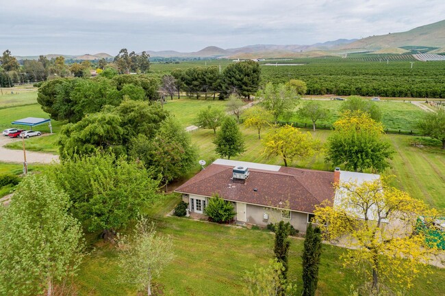 Building Photo - Home on Acreage (horses OK)  for Lease