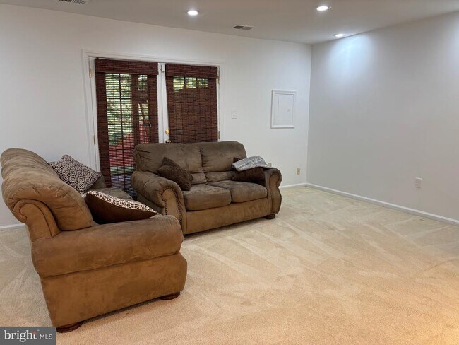 Building Photo - 7933 Pebble Brook Ct