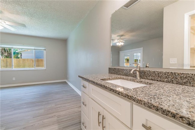 Building Photo - 14729 Tall Tree Dr