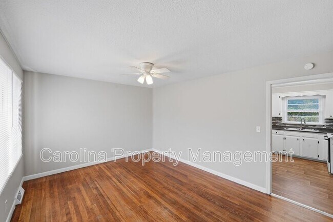 Building Photo - 1019 Carmel Dr