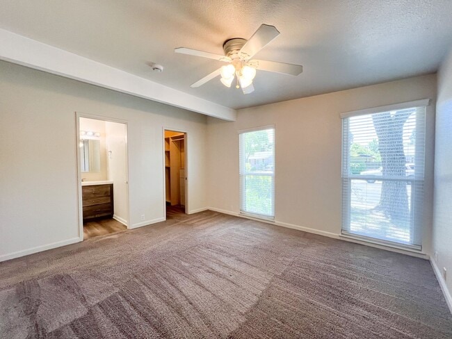 Building Photo - Spacious 3 Bed 2 Bath Home