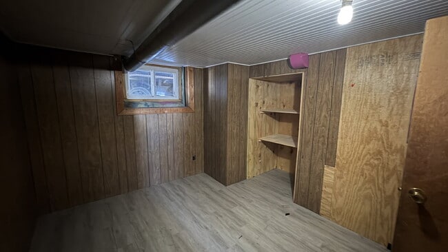 Building Photo - Charming 3-Bed Home with Gleaming Hardwood Floors in Westbrook – Your Cozy Retreat Awaits!