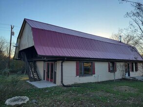 Building Photo - FOR LEASE - 3 Bed, 2 Bath, SINGLE-FAMILY HOME ON 5 ACRES IN LEBANON!