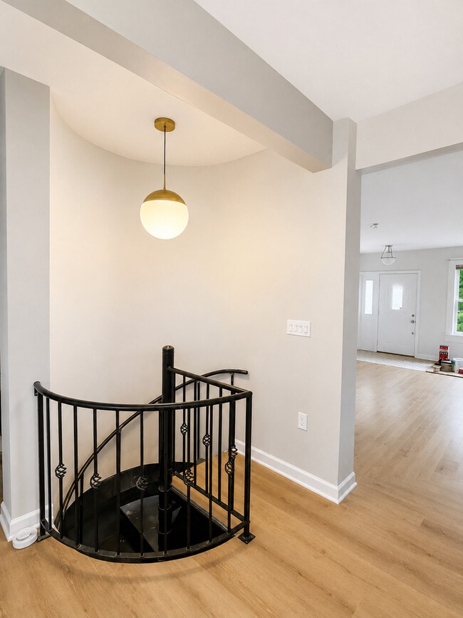 Building Photo - 3914 N Mozart St