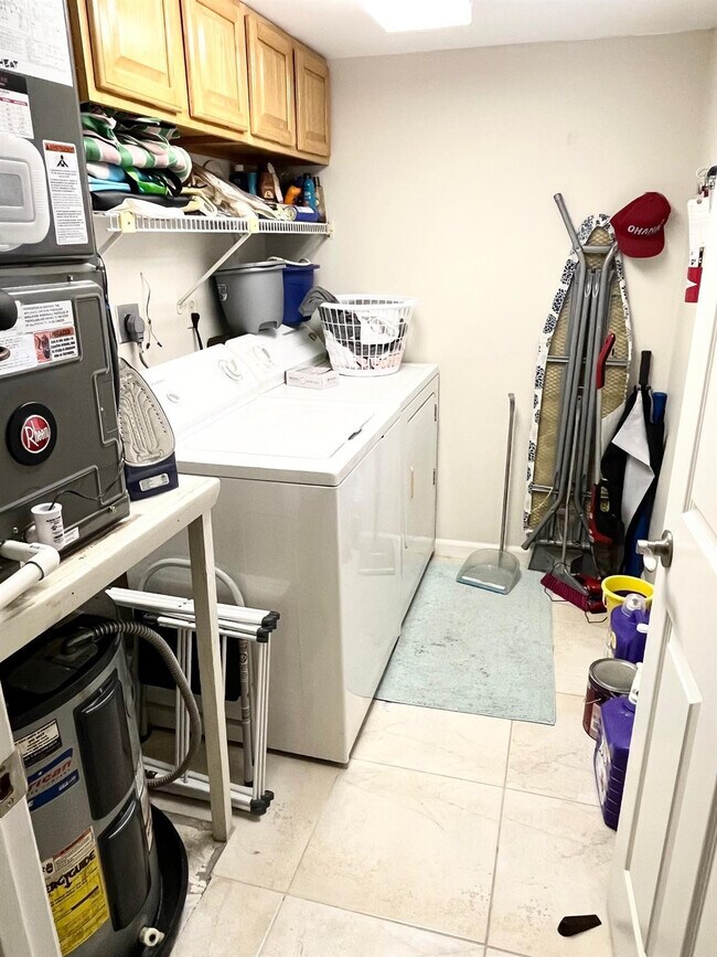 Building Photo - 40 NE Plantation Rd