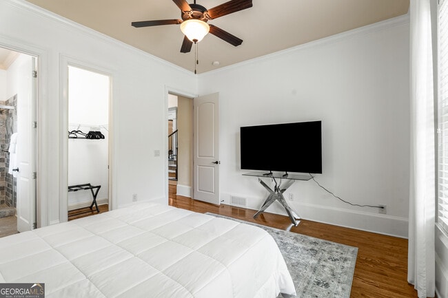 Building Photo - 6552 Long Acres Dr