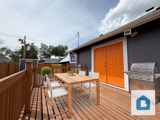 Building Photo - Updated 4BR with Fireplace, Deck & Private Backyard
