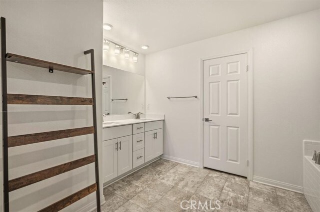 Building Photo - 14051 Diamond
