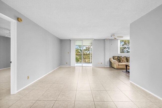 Building Photo - 6461 NW 2nd Ave