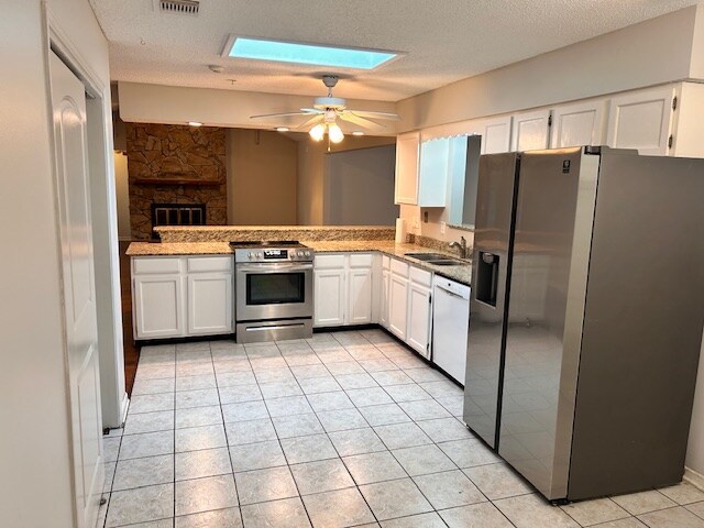 Building Photo - 4294 Tanglewilde Dr S