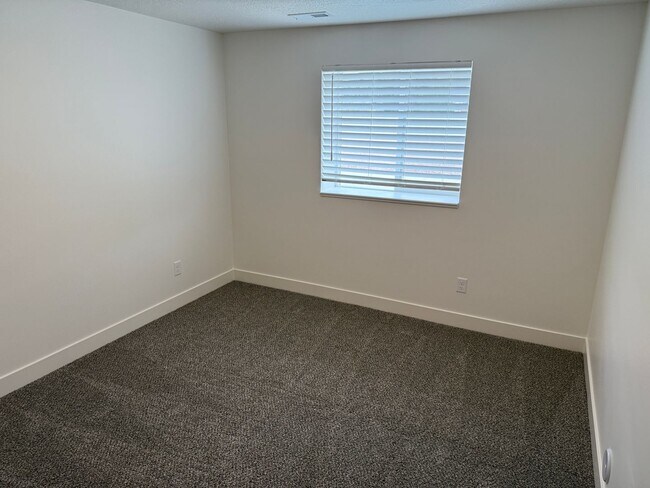 Building Photo - 5491 W 4550 S