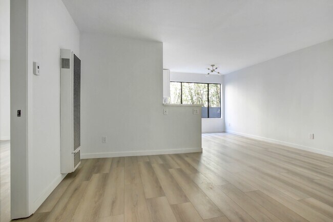 Building Photo - 117 Pacific St. in Sant Monica - 1 block t...