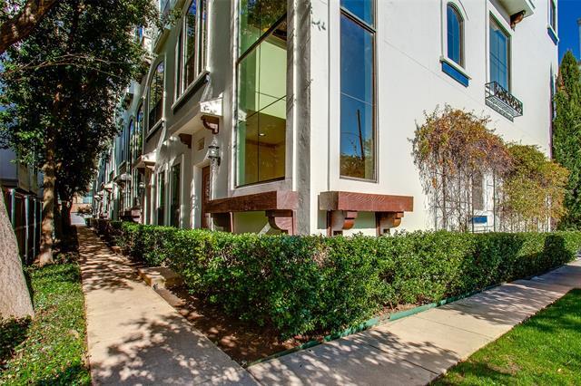 Building Photo - 3024 Carmel St