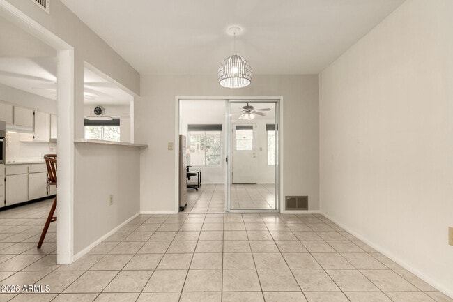 Building Photo - 10431 W Tumblewood Dr