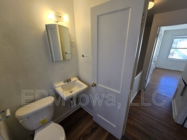 Building Photo - 235 Madison St