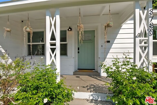 Primary Photo - 3780 Beethoven St